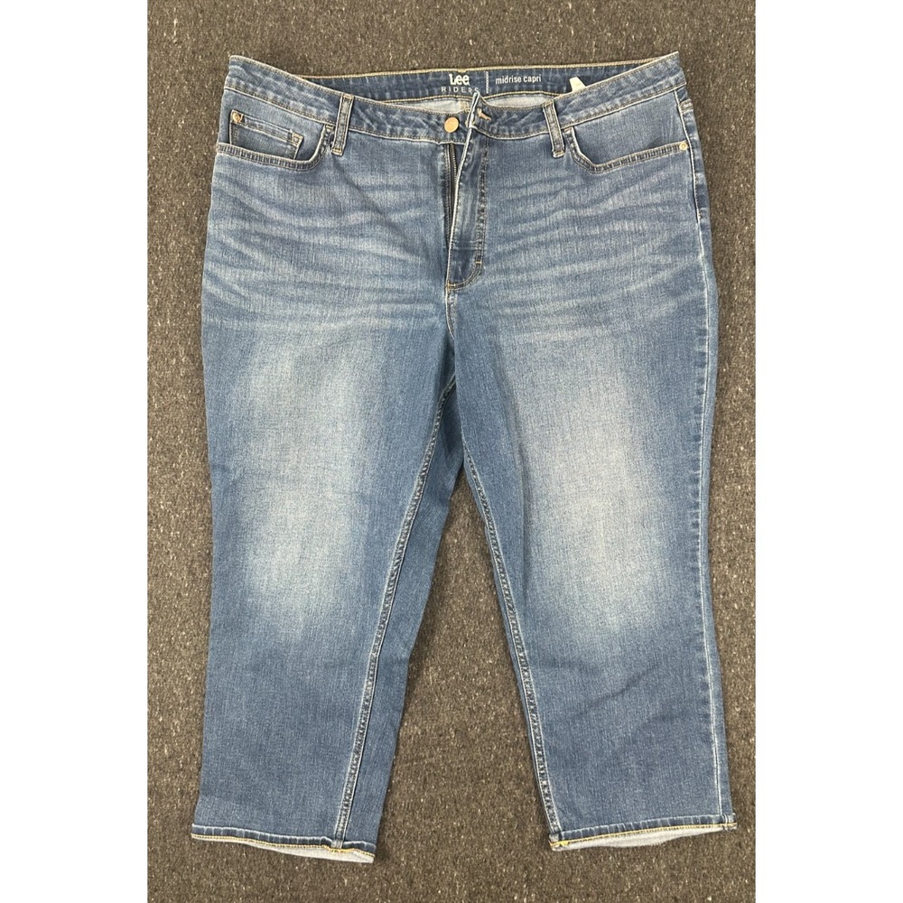 Lee Riders MidRise Blue Denim Capri Jeans Womens Size 20M